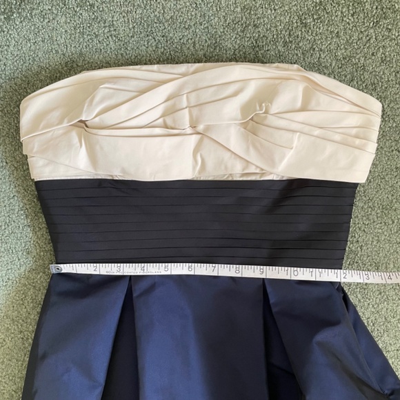 BCBGMAXAZRIA Cummerbund Bubble Hem Strapless Dress Size 2 - Picture 5 of 13